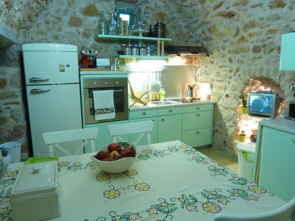 St. George Sykoussis Traditional Residence Agios Georgios Sykousis الغرفة الصورة